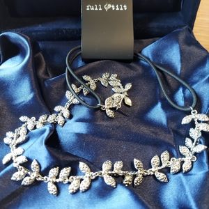 "full tilt" Fashion Silvertone Headband. Attractive & Current. NWT.